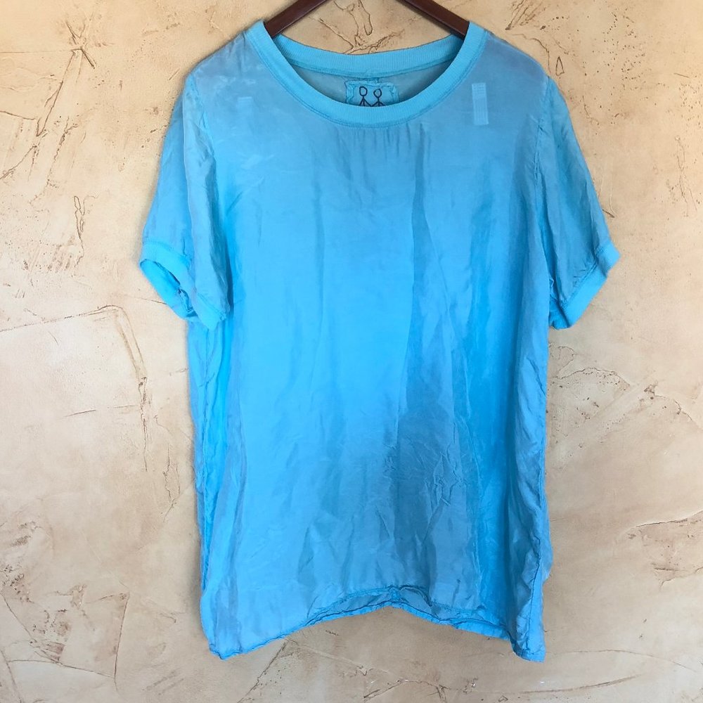 Peta & greta light blue t shirt style silk shirt